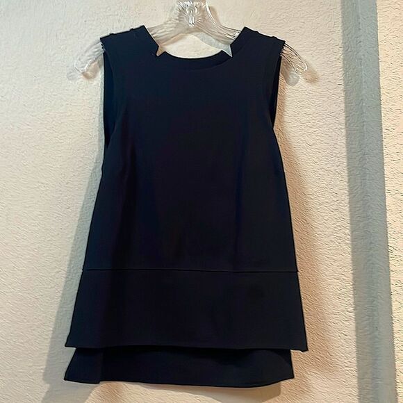 Banana republic sleeveless tank-top blouse - Picture 2 of 3